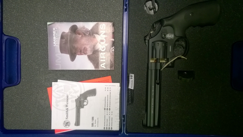 Umarex Smith N Wesson 586 .177  Air Pistols